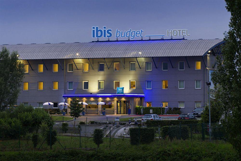 ibis Budget Charleroi Airport Hotel Buitenkant foto